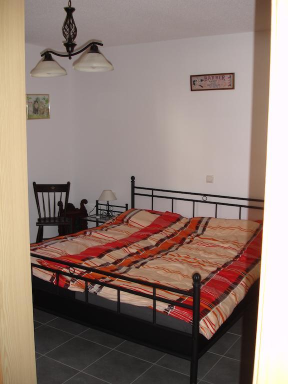 Haus Telisia Apartamento Klosterle am Arlberg Quarto foto